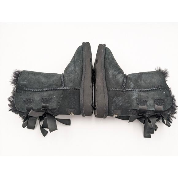 UGG Kids Bailey Bow II Boots Sheepskin Ankle High Lined Size US8 EU25 - Picture 6 of 11